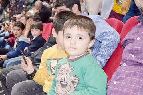 Yetimlere akın ettiler