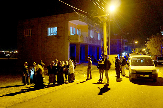 Batman’da bir ev kurşun yağmuruna tutuldu 