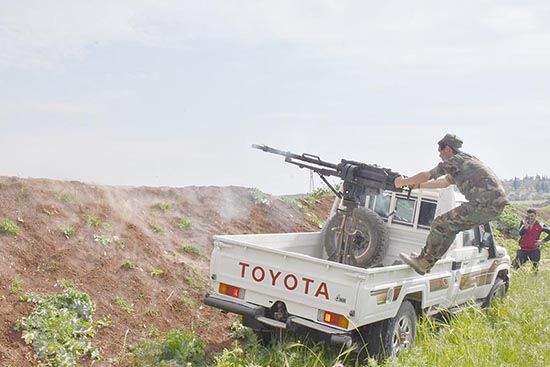 Azez'de ÖSO, teröristlerin taciz ateşine karşılık verdi