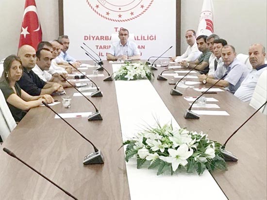 Diyarbakır'da anız yangınlarını önleme toplantısı yapıldı