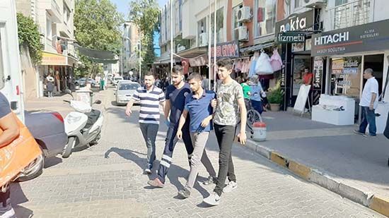 Duvarı delmek isteyen genç elektrik akımına kapıldı   