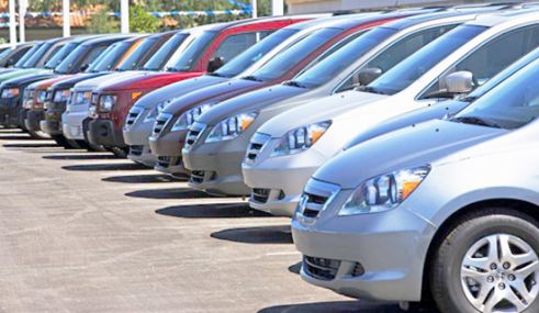 Otomobil gaza bastı