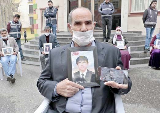 'Oğlumu zorla konuşturmuşlar'