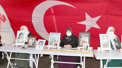 Diyarbakır anneleri hasret kaldıkları evlatlarına kavuşmak istiyor