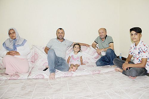 O kahramanların ailesi evini basına açtı 