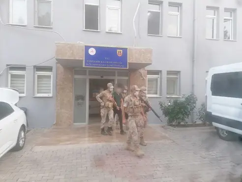 Cinayet zanlısı üzerinde kardeşinin kimliği ile yakalandı