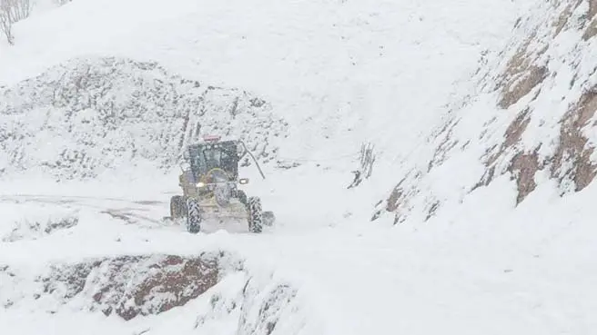 Kulp'ta karla mücadele çalışması