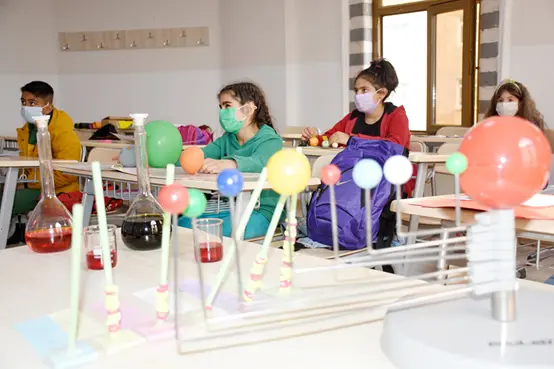 Bilgi Evi Öğrencilerinden Güneş Sitemine Yolculuk