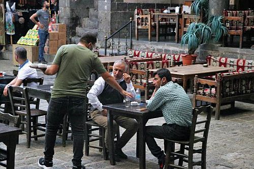 Mekanlar hareketlendi