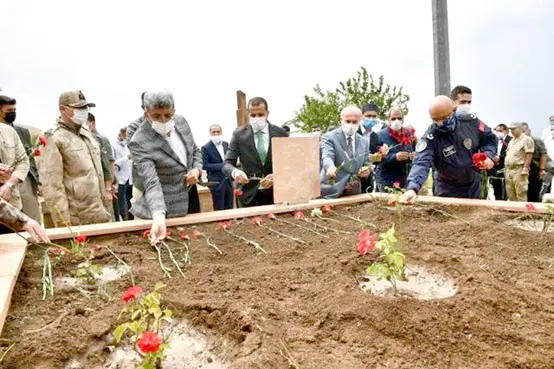 Uçak kazası şehitleri anıldı