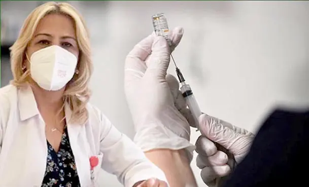 Bilim Kurulu üyesi Turan: 'Omicron'un aşıdan kaçma ihtimali var