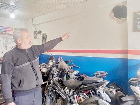 Duvarı delip çaldılar