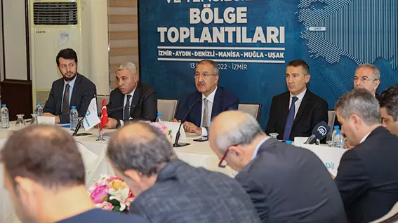 BİK Genel Müdürü Cavit Erkılınç, İzmir'de gazete temsilcileriyle buluştu