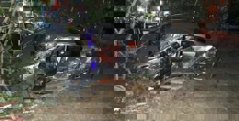 Tokat'ta elektrik direğine çarpan otomobildeki 3 kişi yaralandı