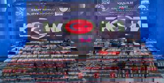 Van'da kaçakçılık operasyonlarında cinsel içerikli ürün ve sigara ele geçirildi