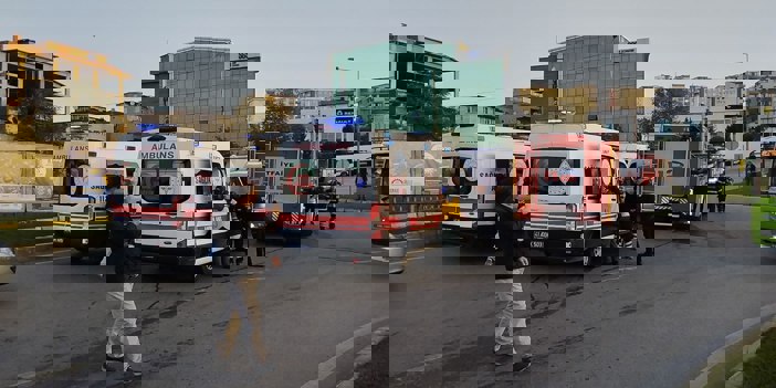 Kocaeli'de işçi servisi ile halk otobüsünün çarpıştığı kazada 11 kişi yaralandı