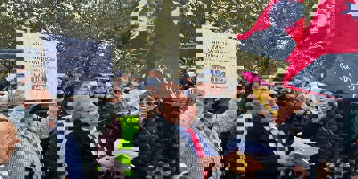 Almanya'da Ermeni iddialarına ilişkin anıtın kaldırılması için gösteri yapıldı