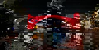 Cumhuriyet'in 100. yılında tarihi Mostar Köprüsü Türk bayrağının renklerine büründü