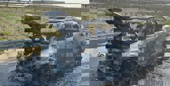 Seyir halindeki cip alev aldı kullanılamaz hale geldi