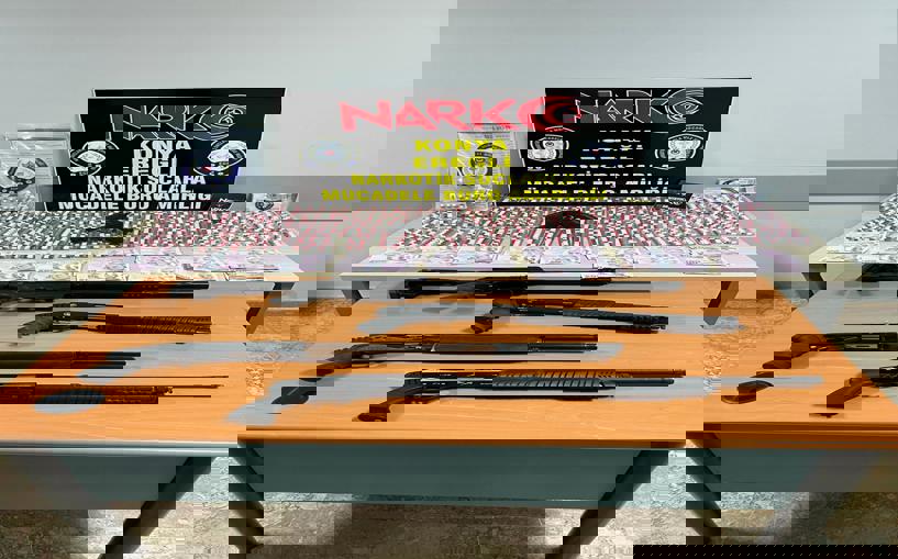 Silahları ve uyuşturucuyu yakalatmamak için toprağa gömmüşler 