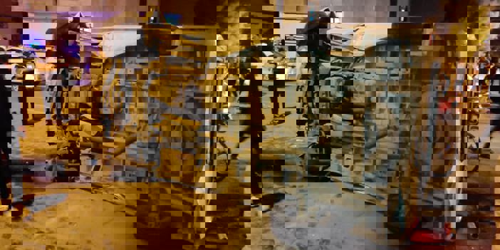 Mardin'de minibüsün evin duvarına çarpması sonucu 3 kişi yaralandı