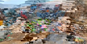 Hakkari'deki terör operasyonunda silah, mühimmat ve yaşam malzemeleri ele geçirildi