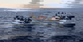 İzmir açıklarında 40 düzensiz göçmen kurtarıldı