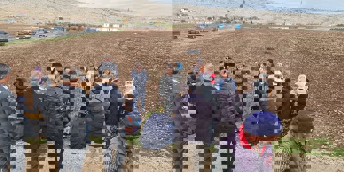 Diyarbakır'da tırın traktöre çarpması sonucu 1 kişi öldü, 1 kişi yaralandı