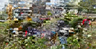 Seydişehir'de fırtına çatı uçurdu, çiçek seralarına zarar verdi