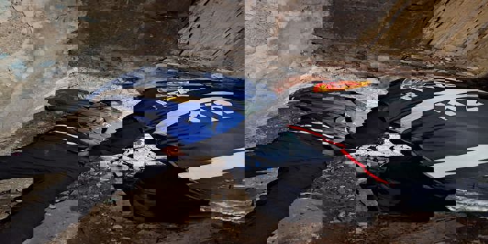 Kars'ta metruk binada sıkışan yavru köpeği itfaiye ekipleri kurtardı