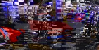 Sakarya'da beton direğe çarpan otomobilin sürücüsü hayatını kaybetti