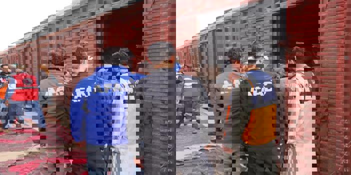 Afganistan'a yardım malzemesi taşıyan 