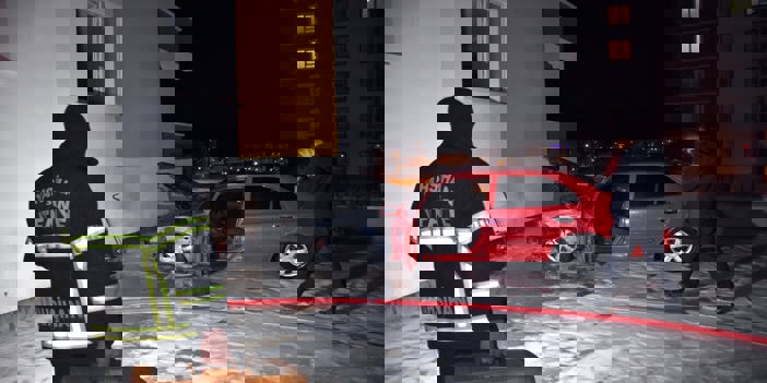 Kırıkkale'de park halindeki otomobilde çıkan yangın söndürüldü