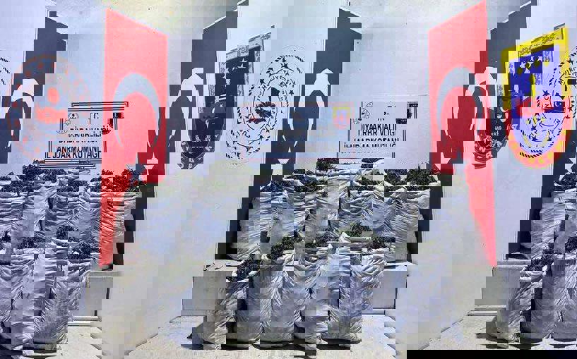 Rekor kiloda esrar operasyonu