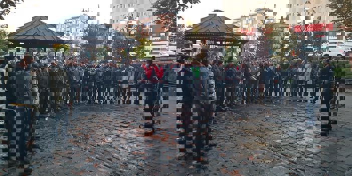 İHH üyeleri İncirlik Üssü'ne gitmek için yola çıktı