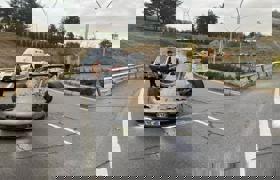 Diyarbakır'da kaza: araç takla attı