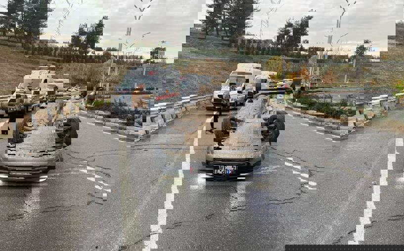 Diyarbakır'da kaza: araç takla attı