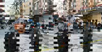 Sultangazi'de kahvehanede silahla vurulan genç hayatını kaybetti