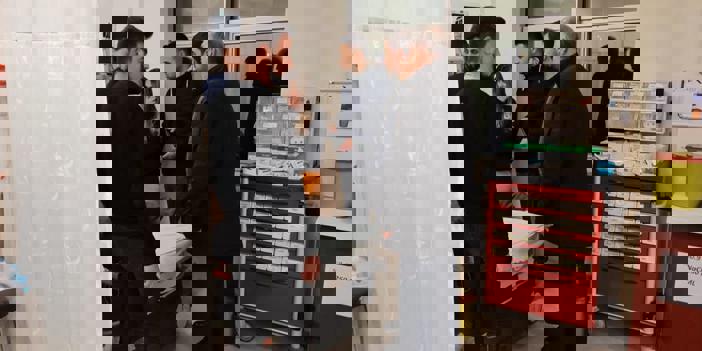 Kars'ta gıda zehirlenmesi şüphesiyle 80 öğrenci hastaneye başvurdu