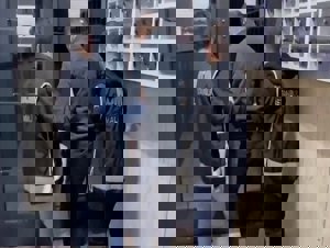 133 kişiyi mağdur etmişlerdi, 96 zanlı adliyede