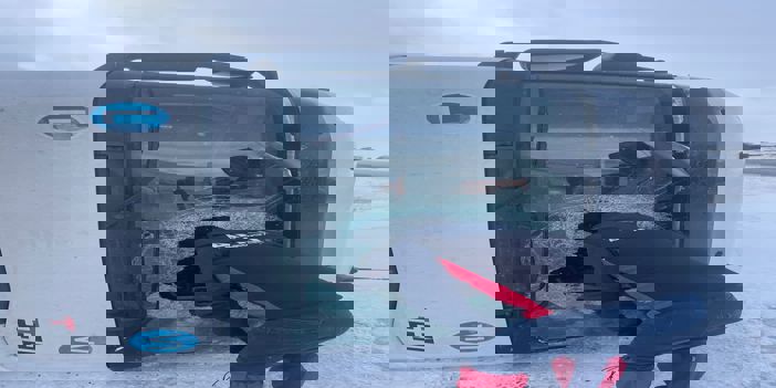 Ardahan'da devrilen tır, ulaşımı aksattı