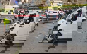 Bursa'da çarpışan hafif ticari araç ile otomobildeki 6 kişi yaralandı