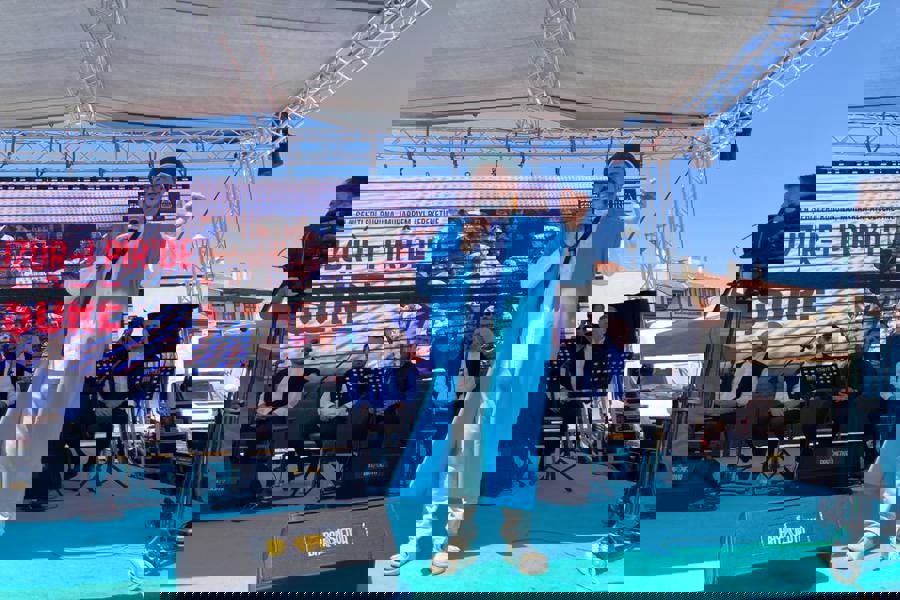 Mevlana Meydanı'nda Mevlevi usullerine göre aşure kaynatıldı