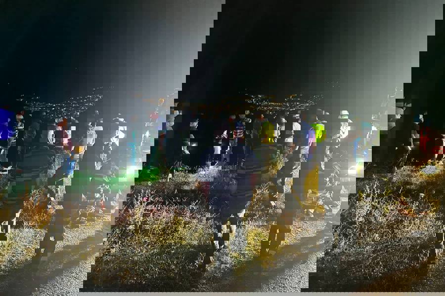 Tokat'ta sürücüsü son anda kurtarılan otomobil uçuruma düştü