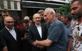 Kılıçdaroğlu, kahvehanede vatandaşlarla bir araya geldi