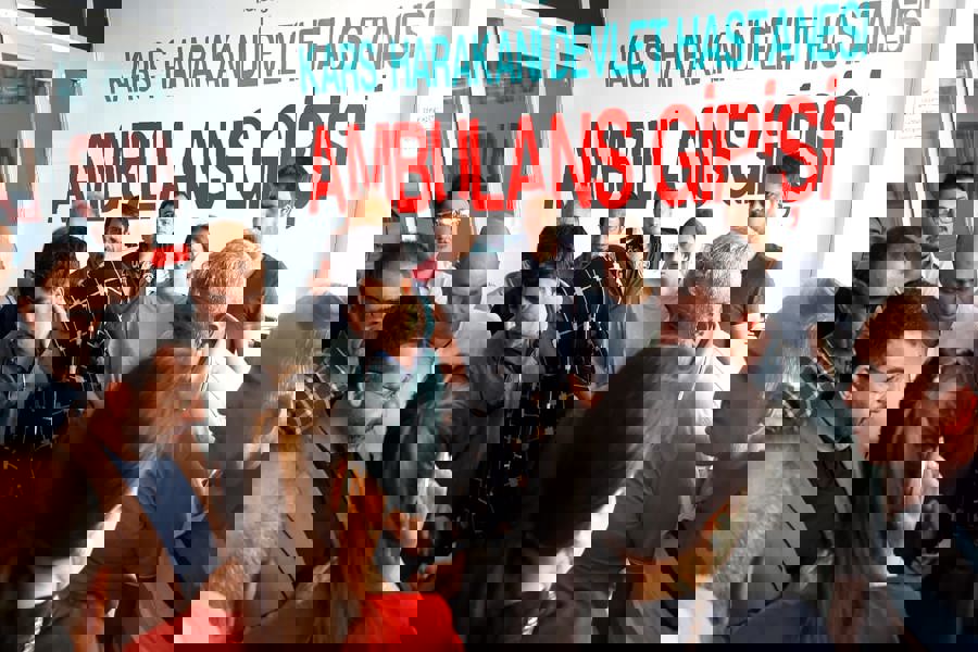 Kars'taki otobüs kazasında yaralanan 22 kişiden 7'si taburcu edildi