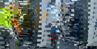 Kırklareli'nde hafif ticari araç ile minibüs çarpıştı, 3 kişi yaralandı