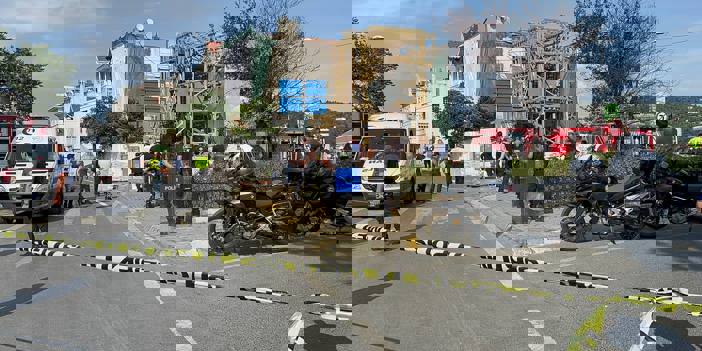 Beşiktaş'ta restore edilen 3 katlı ahşap binada kısmi çökme meydana geldi