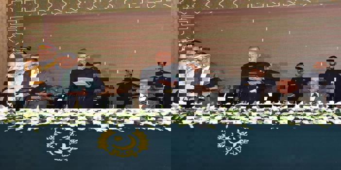 Pakistan'da geçici hükümet göreve başladı