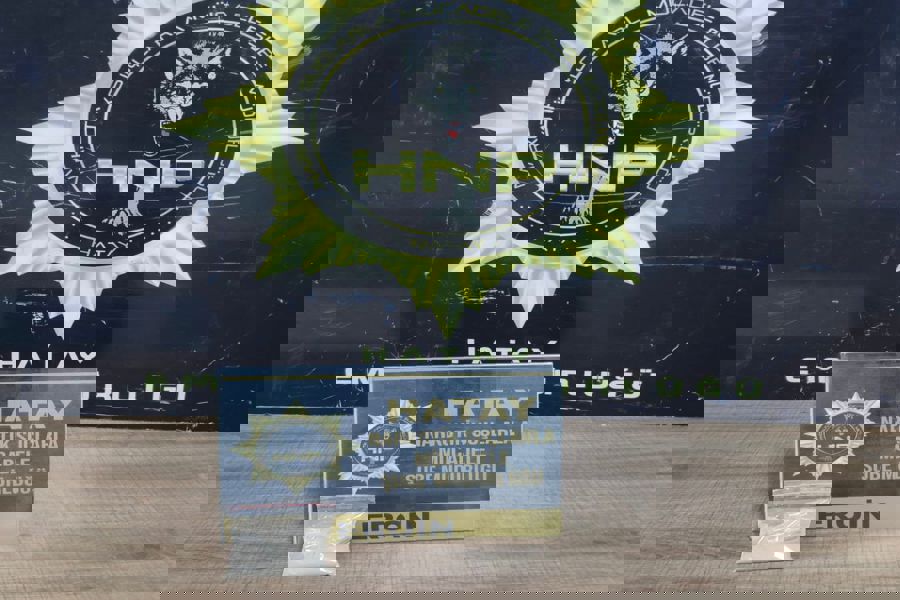 Hatay'da şüpheli araçta uyuşturucu bulundu